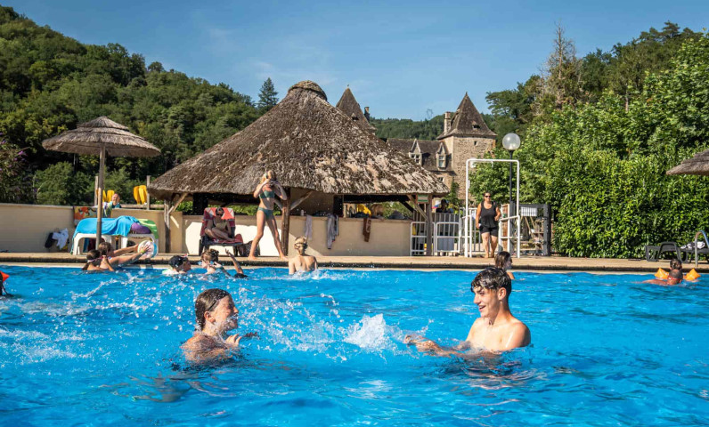 piscine-enfants-camping-gibanel.jpg