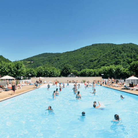 piscine-camping-gibanel.PNG